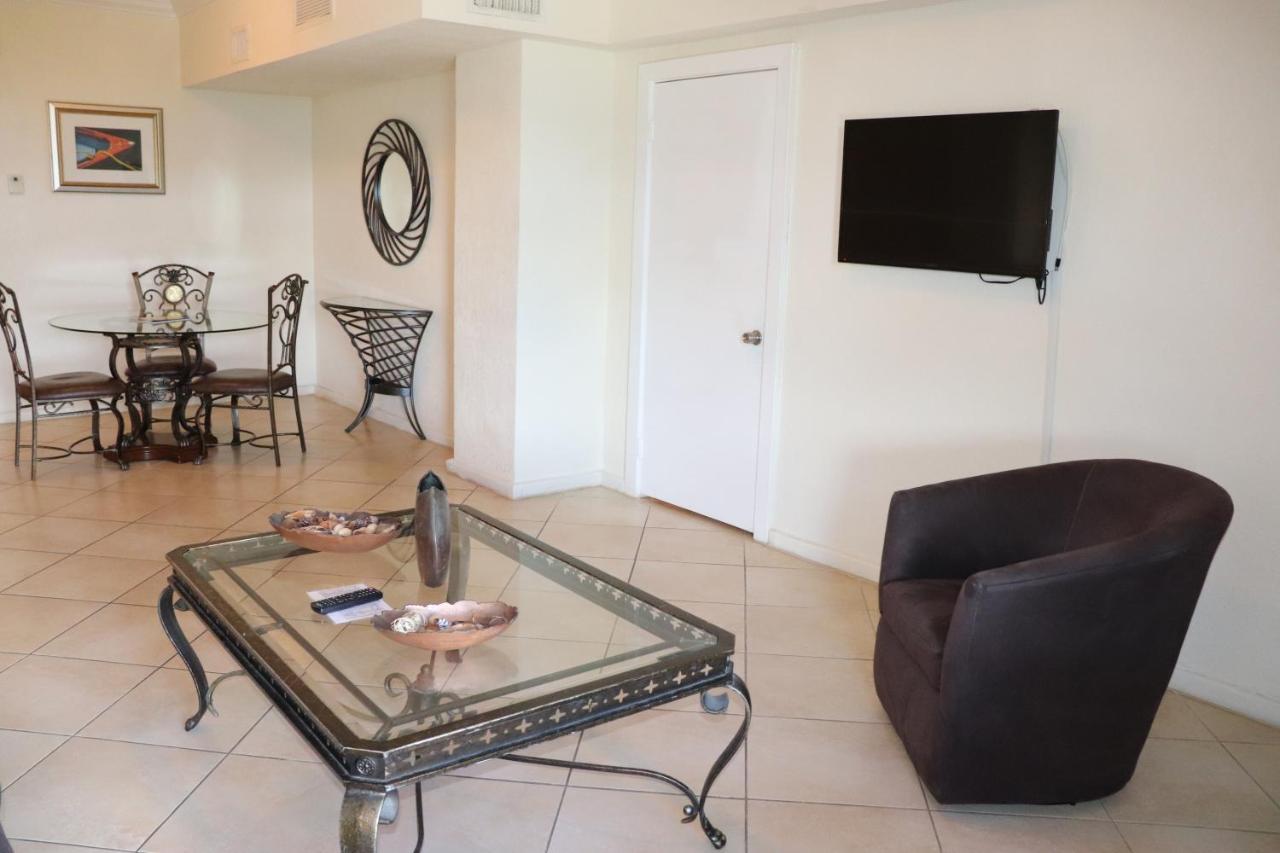 On Hollywood Beach - Affordable Two Bedrooms Sleeps 6 With Two Bathrooms دانيا بيتش المظهر الخارجي الصورة